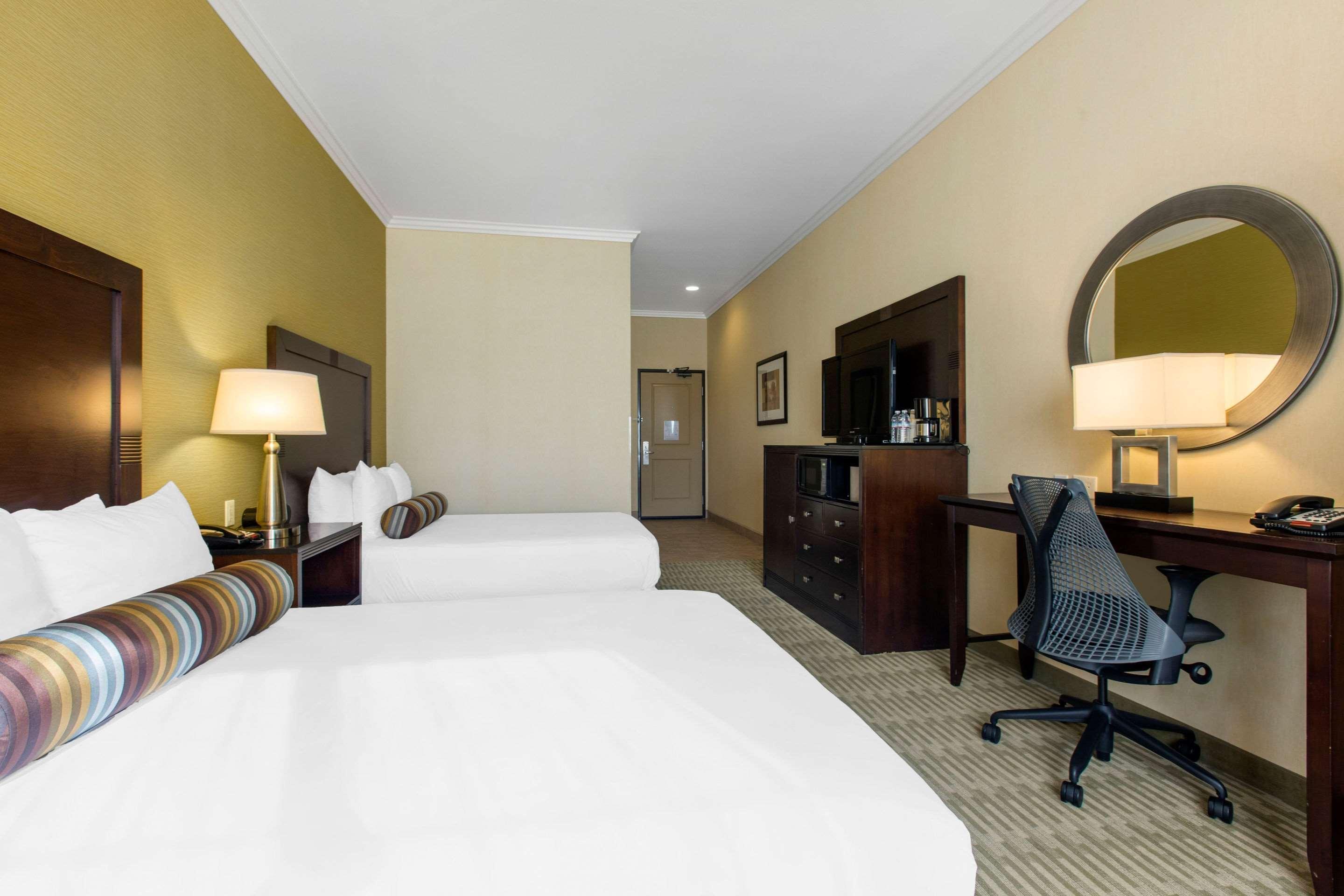 The Oaks Hotel & Suites Пасо Роблс Экстерьер фото