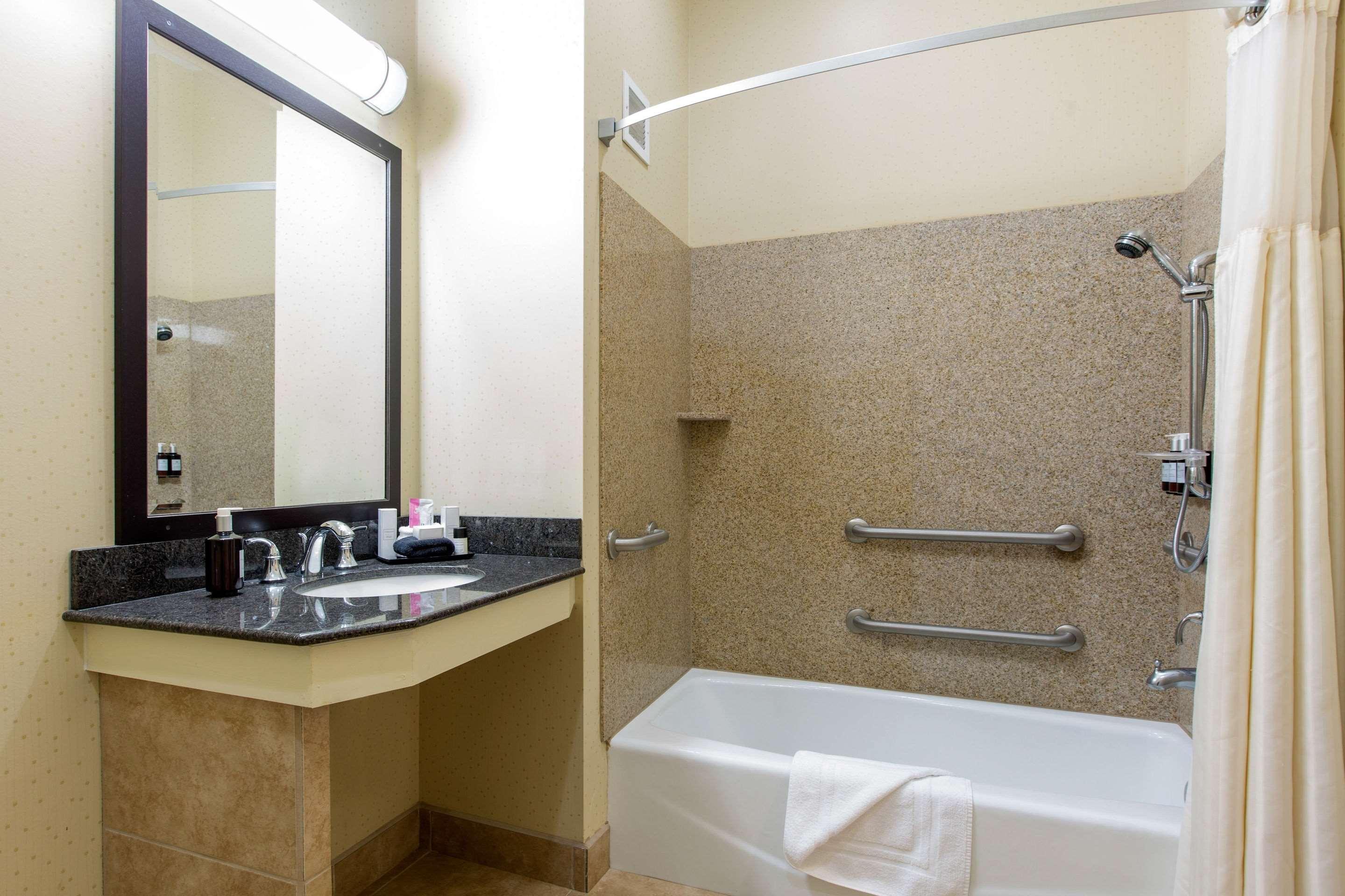 The Oaks Hotel & Suites Пасо Роблс Экстерьер фото