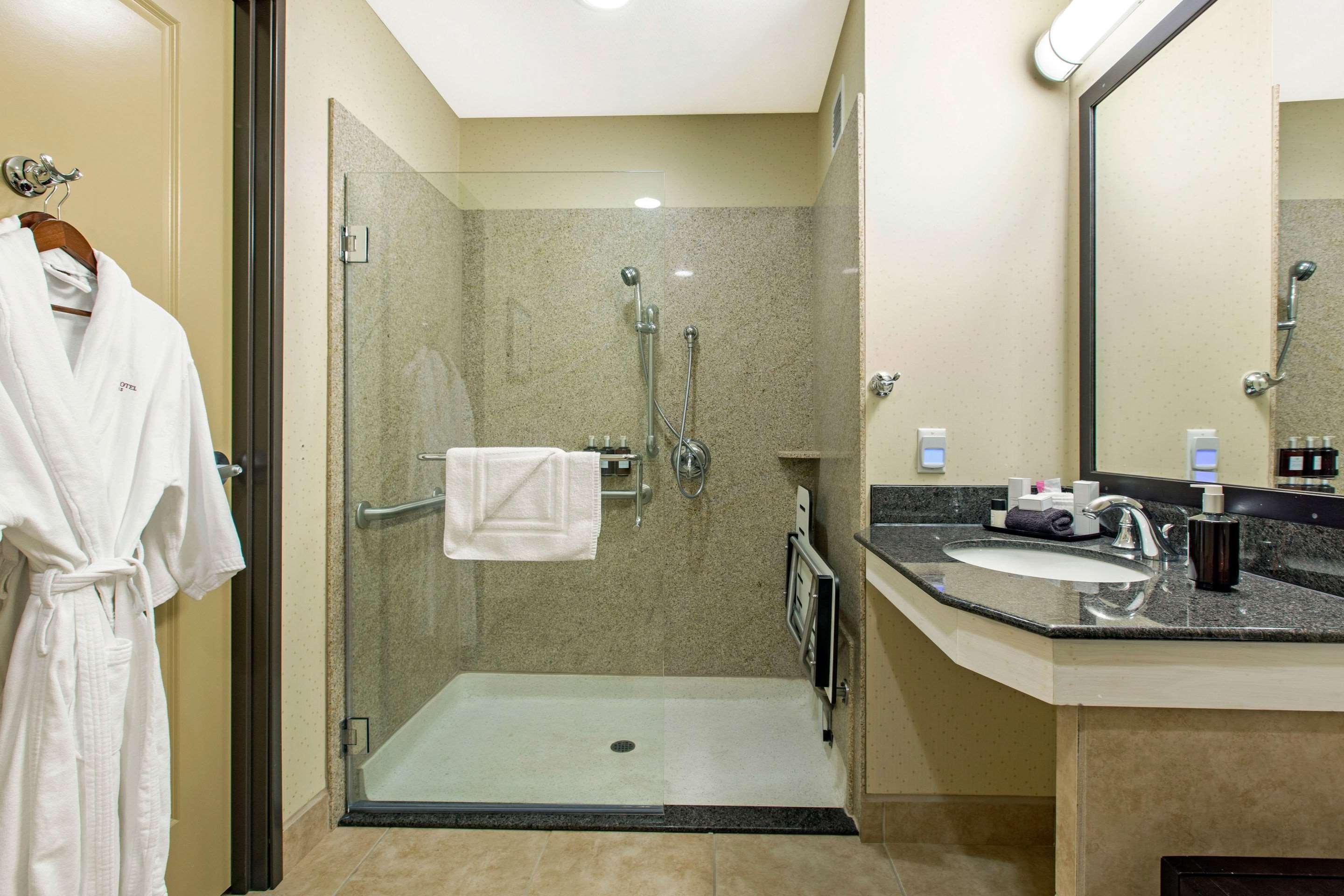 The Oaks Hotel & Suites Пасо Роблс Экстерьер фото