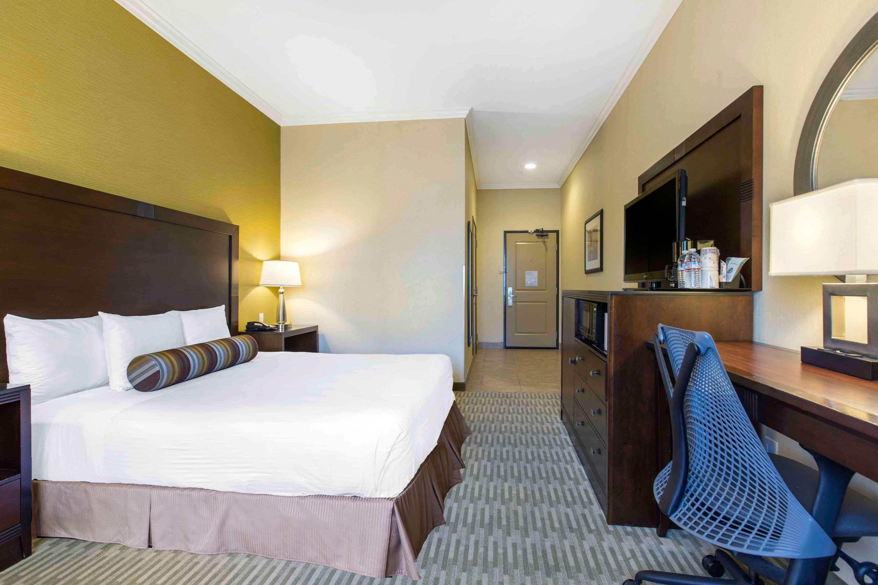 The Oaks Hotel & Suites Пасо Роблс Экстерьер фото