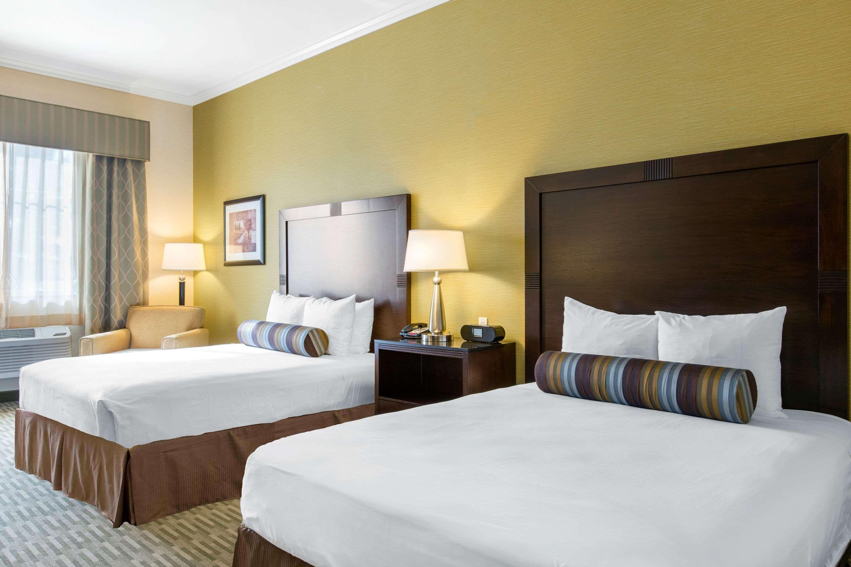 The Oaks Hotel & Suites Пасо Роблс Экстерьер фото