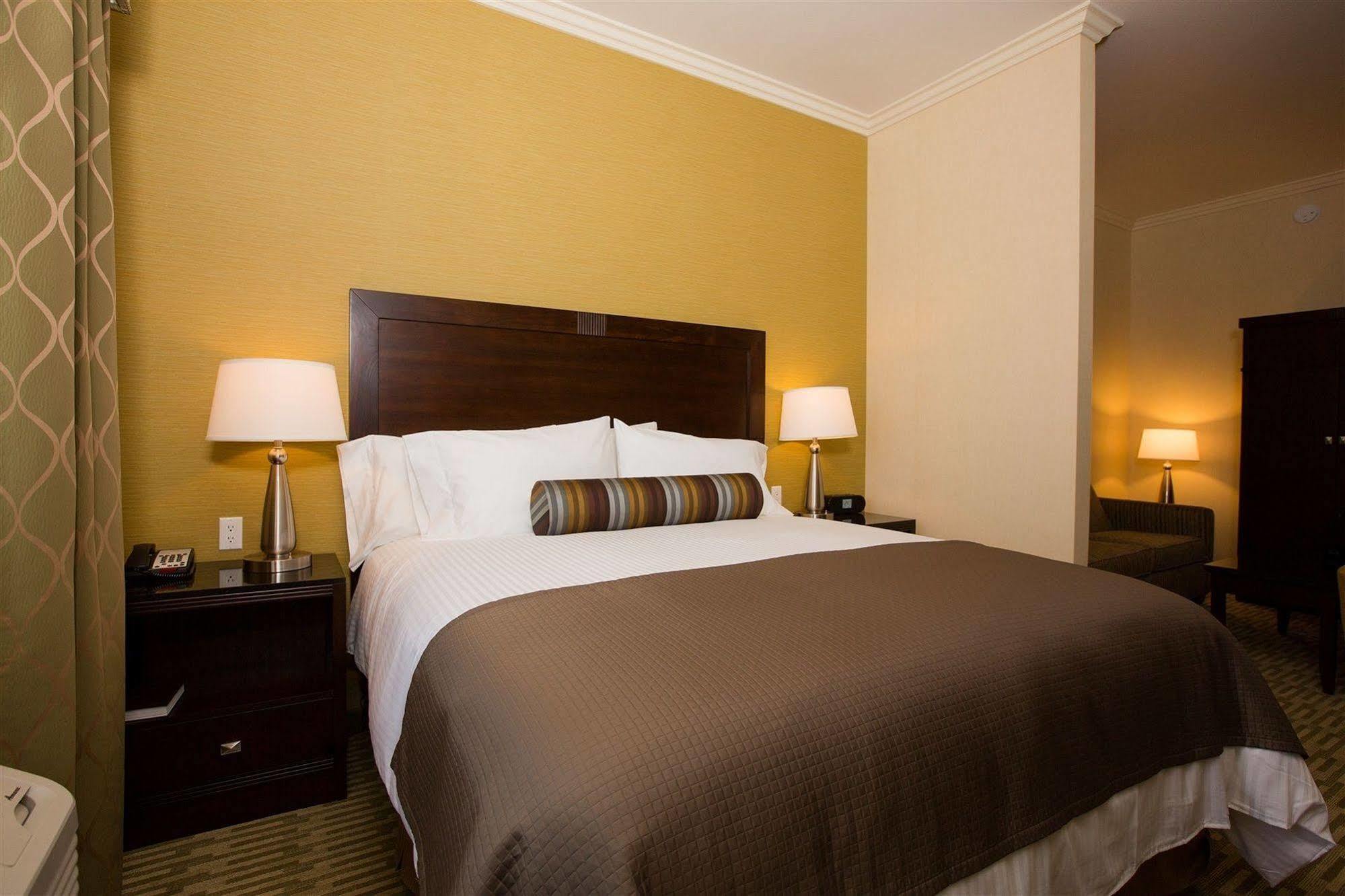 The Oaks Hotel & Suites Пасо Роблс Экстерьер фото